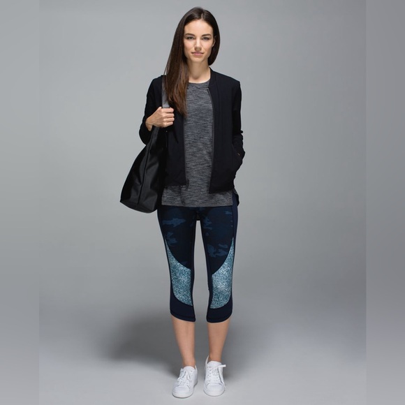 Lululemon Wunder Under Crop Full-On Luon Lotus Camo Oil Slick Blue Inkwell size6 - Picture 1 of 14